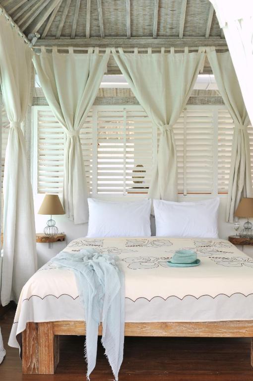 Laksmana Hideaway 2 - Surrounded By Water- 2bd With Fantastic Pool! Villa